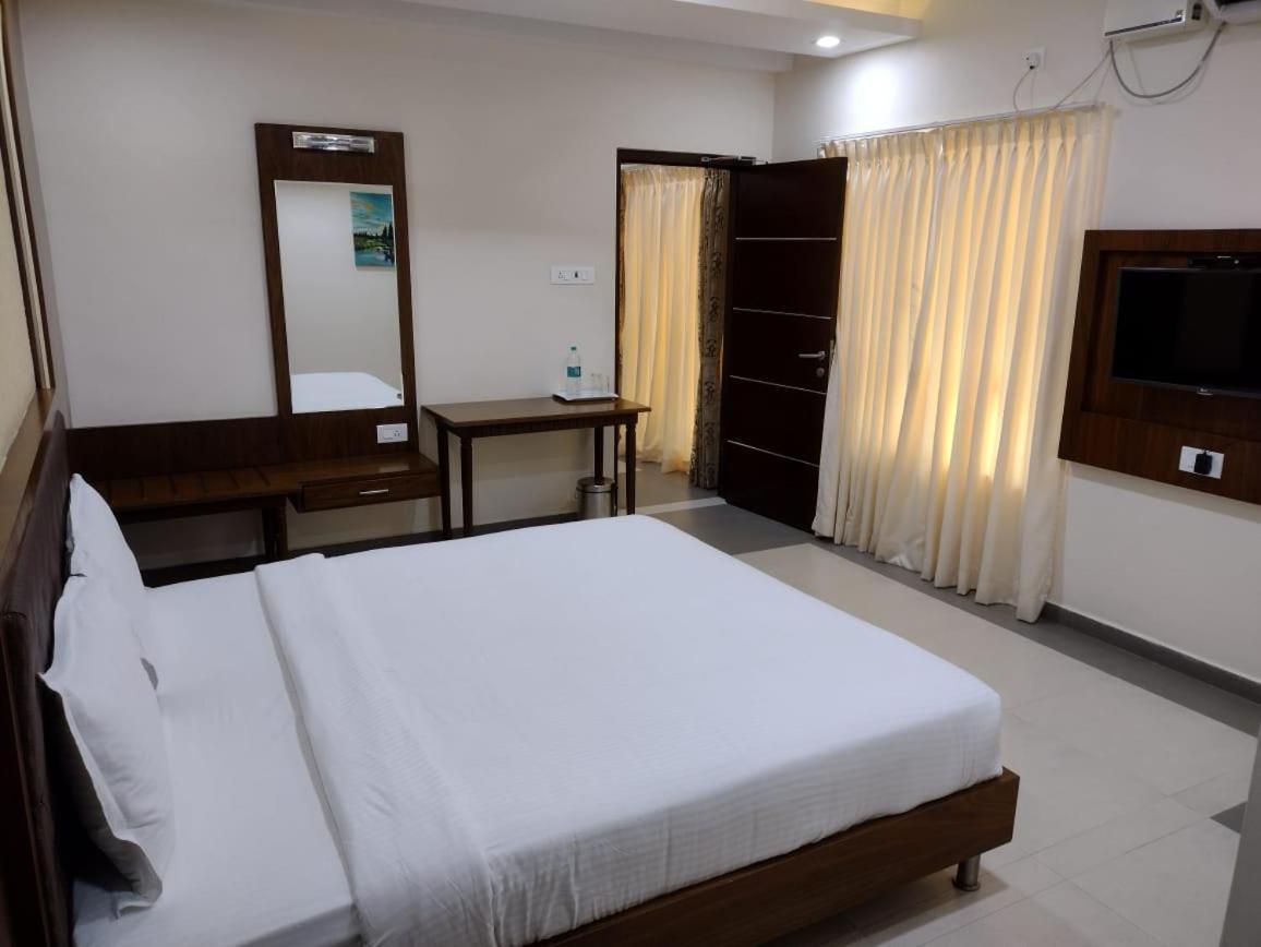 Atlanta Park Chennai Hotel Tambaram Esterno foto